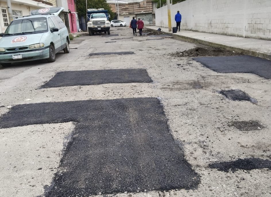 👷‍♂️Campaña Capitalina #BacheandoPuebla 🚧

🦺 Esta mañana realizamos labores de bacheo en avenida Emiliano Zapata, de avenida Niño Artillero a calle Venustiano Carranza en la colonia Adolfo López Mateos.

#LaCapitalImparable🪽