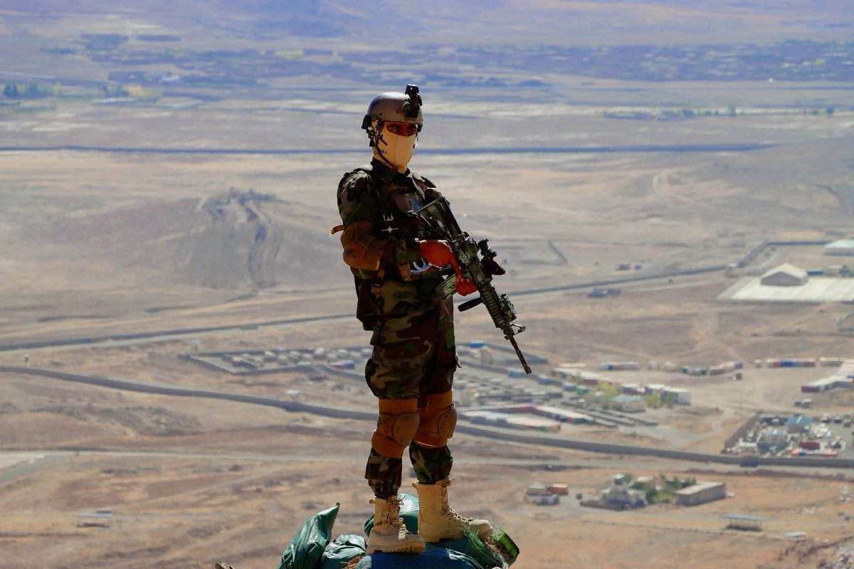 د ګران هيواد دفاع ته ګوته په ماشه ولاړ زلمی💪♥️
#ملي_اسلامي_اردو