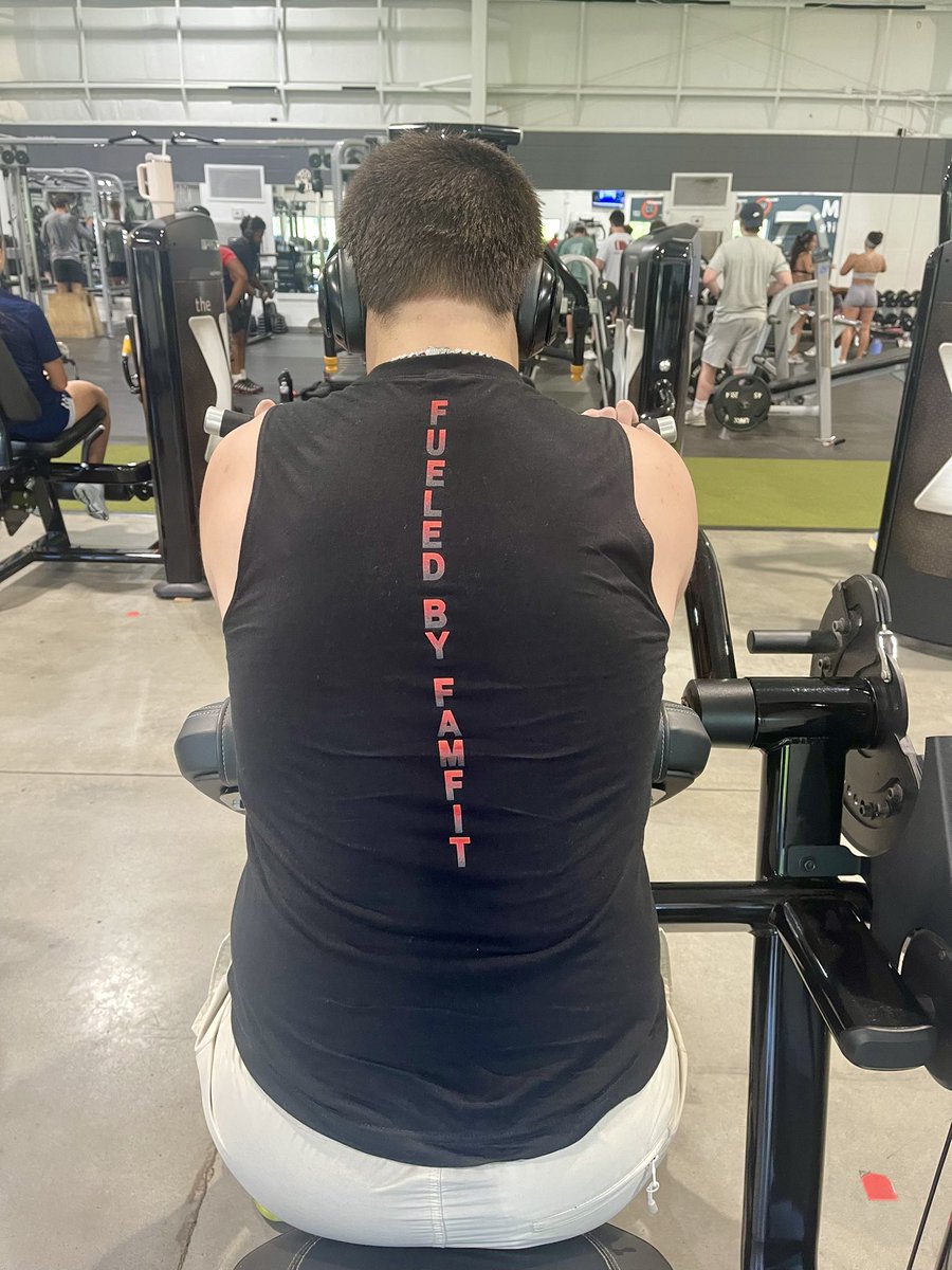 JaseKnight24's tweet image. Getting better day by day for @DubuqueFootball while reping @famgymapparel 

#fueledbyfamfit
#dubuquefootball