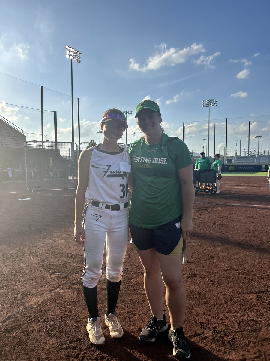 jvalasek2027's tweet image. Thank you so much to: @2Ganeff @CoachDeOliveira @Coach_pooch @j_spitale , Coach Jordan, Coach Kenzie, & Coach Huffy for an AMAZING camp!!! And also a huge thank you to all of the Notre Dame softball players for being so supportive and kind!! GO IRISH ALWAYS☘️