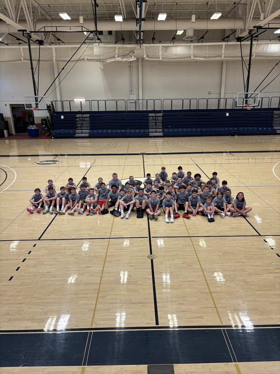 GViewBballCamp's tweet photo. Grandview Basketball Camp 2025 https://t.co/IcgeVNfiaw