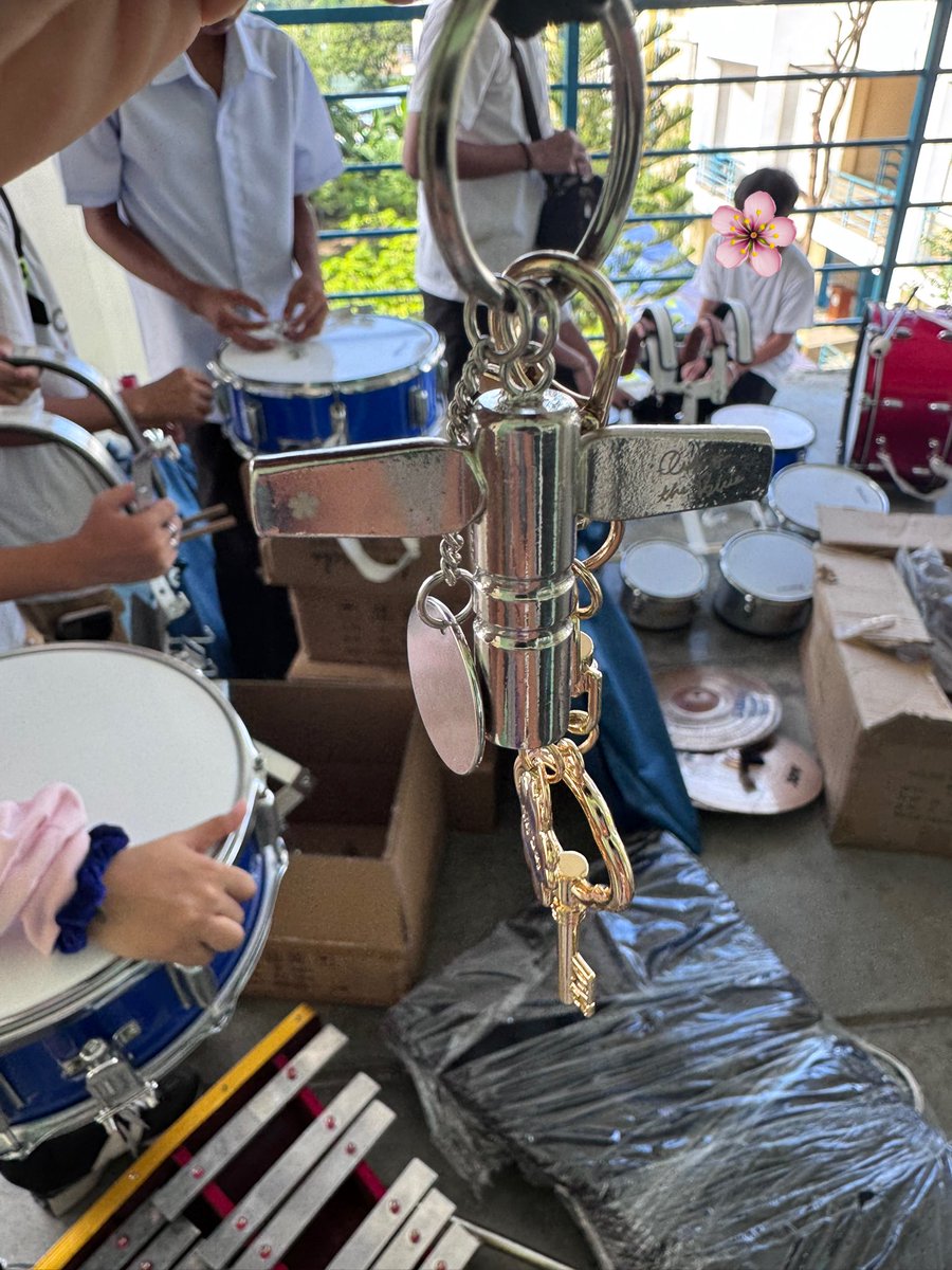 “hala maam bakit ka po may tuner??”
“yung bf ko kasi drummer”
“wooooowwwe”

HAHAHAHAHAHAHAHAHAHAHAhibang