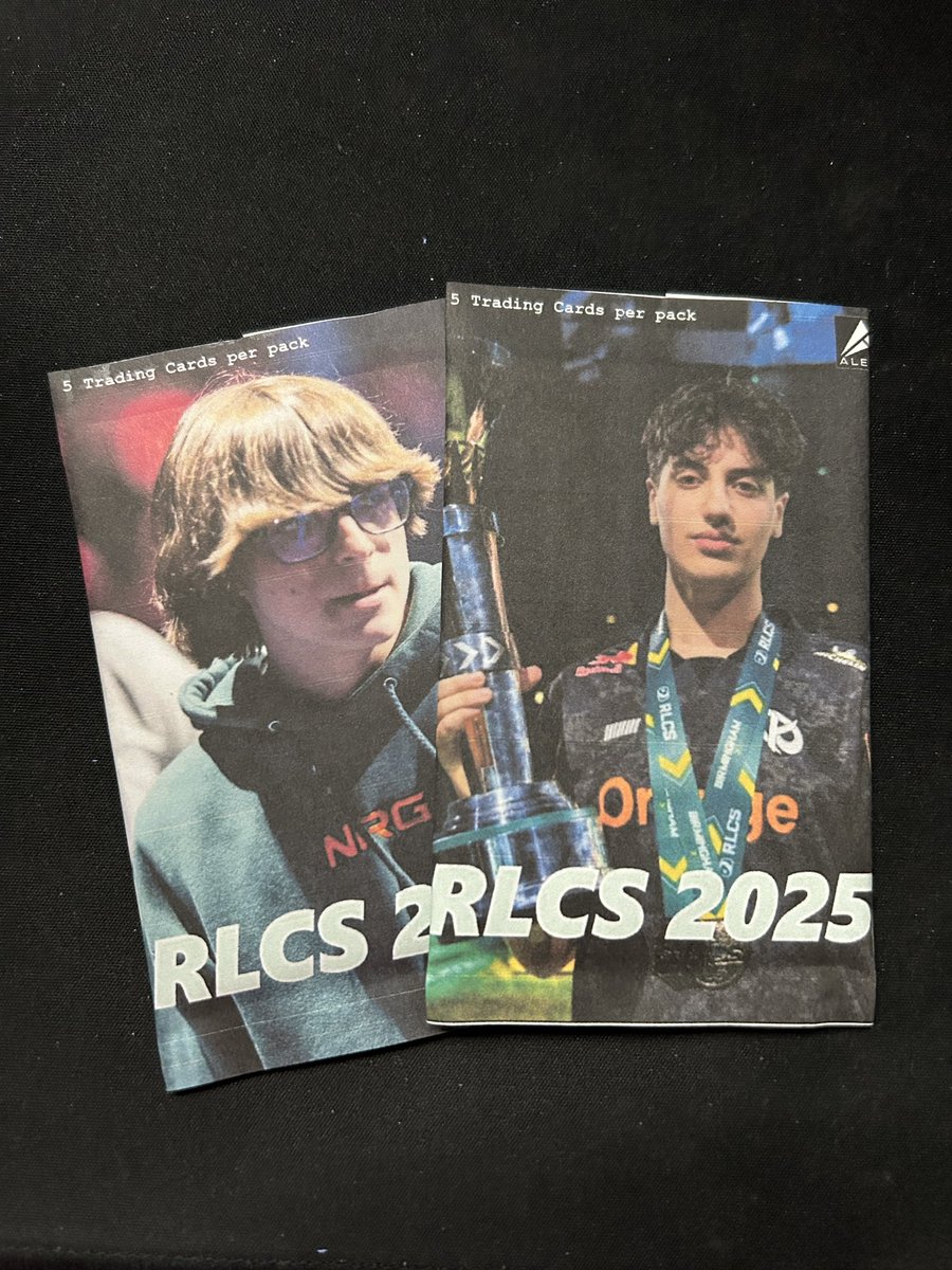 a1ekz_rl's tweet image. HERE IT IS!!! The project I’ve been working on!!! Trading cards for 20 different players/casters, along with three /3 First Touch Special Cards!!! I have 50 packs, so let me know if yall want one in Raleigh!!!