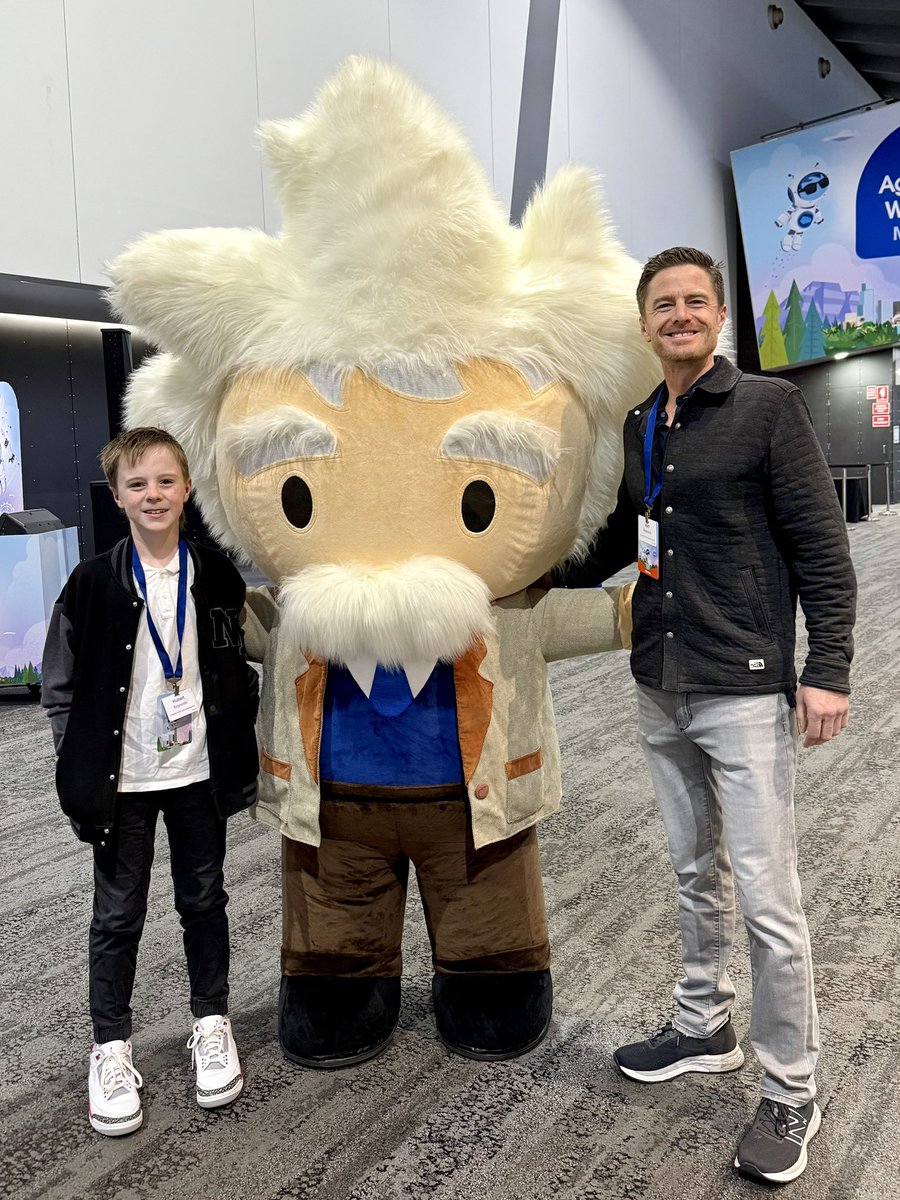 Should be a fun day at #agentforcetour Melbourne with my apprentice keeping me company