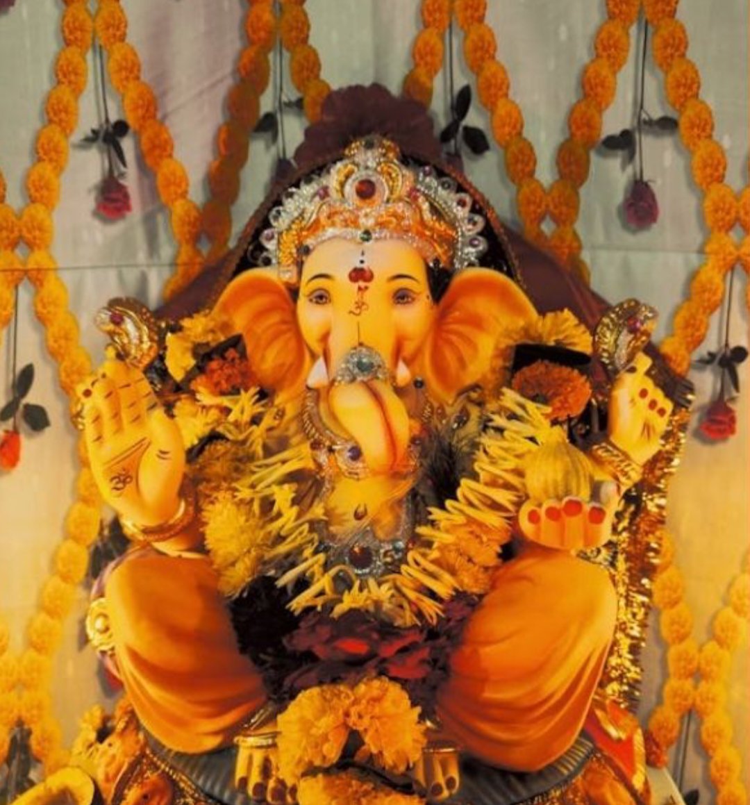 "वक्र तुंड महाकाय, सूर्य कोटि समप्रभ:।
निर्विघ्नं कुरु मे देव, शुभ कार्येषु सर्वदा॥" 

श्रीगणाधीशस्तोत्रं शिवशक्तिकृतम् 

श्रीगणेशाय नमः ।
श्रीशक्तिशिवावूचतुः ।
नमस्ते गणनाथाय गणानां पतये नमः ।
भक्तिप्रियाय देवेश भक्तेभ्यः सुखदायक ॥ १॥

स्वानन्दवासिने तुभ्यं सिद्धिबुद्धिवराय च ।