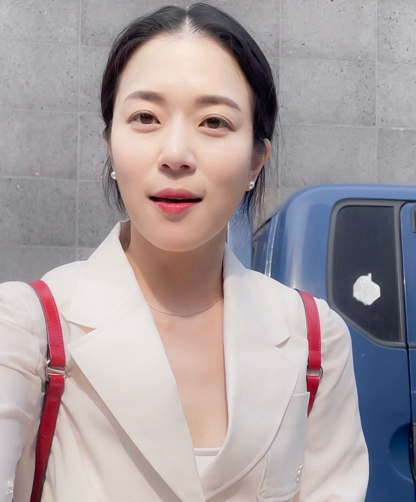 이엥덕 tweet media