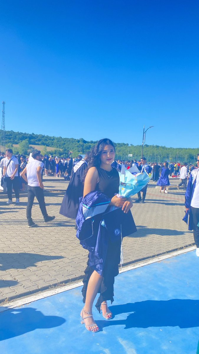 VuralFatma11's tweet photo. Her son bir başlangıçtır aslında … 
🎓 https://t.co/y1N7B6nsj2
