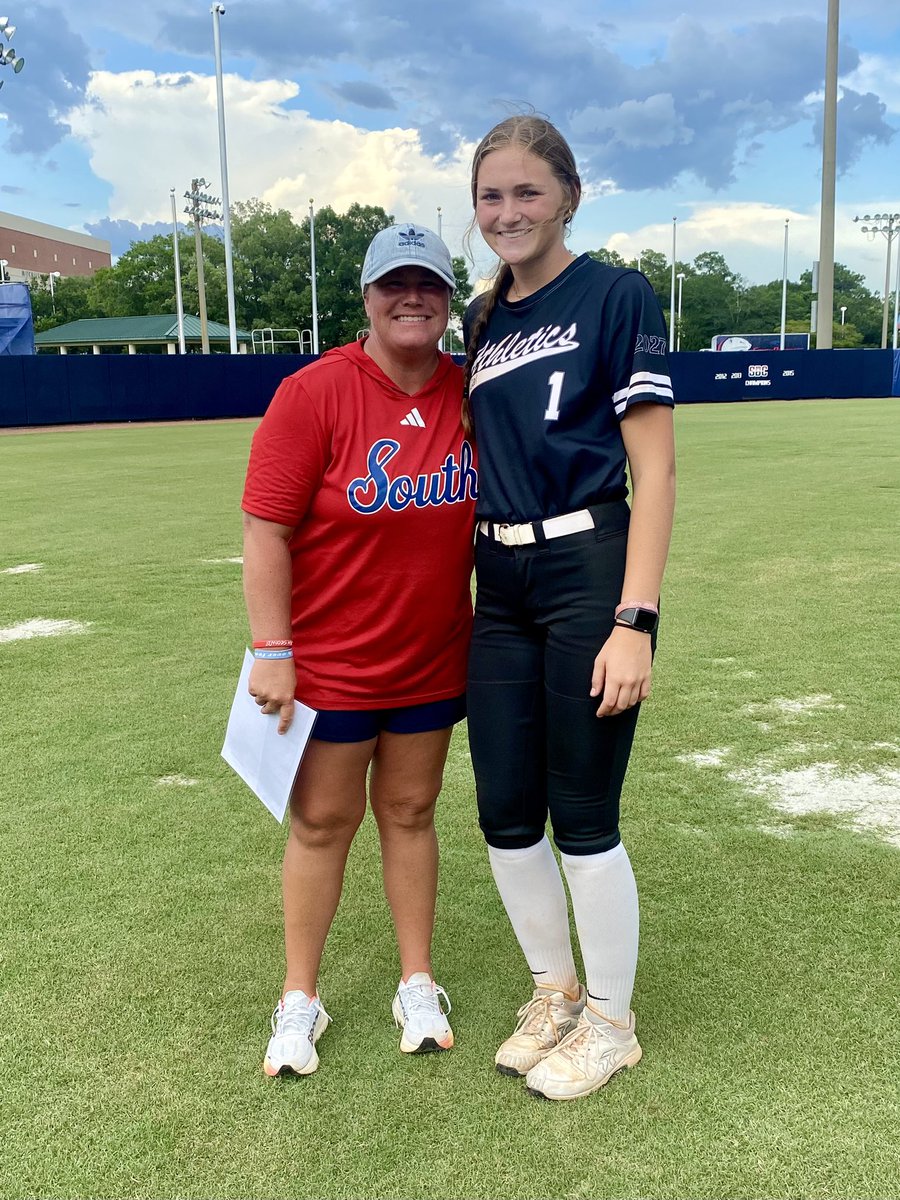 addiehicks_1's tweet image. Had a great time at @SouthAlabamaSB camp today! It was great being back on campus and continuing to learn! Got some new drills to work on to improve some of my spins! Can’t wait to be back! @BclarkUSA @hmcampbell12 @StinaMcC7 @BSherSB @CoachOAllZones @Athletics_2027
