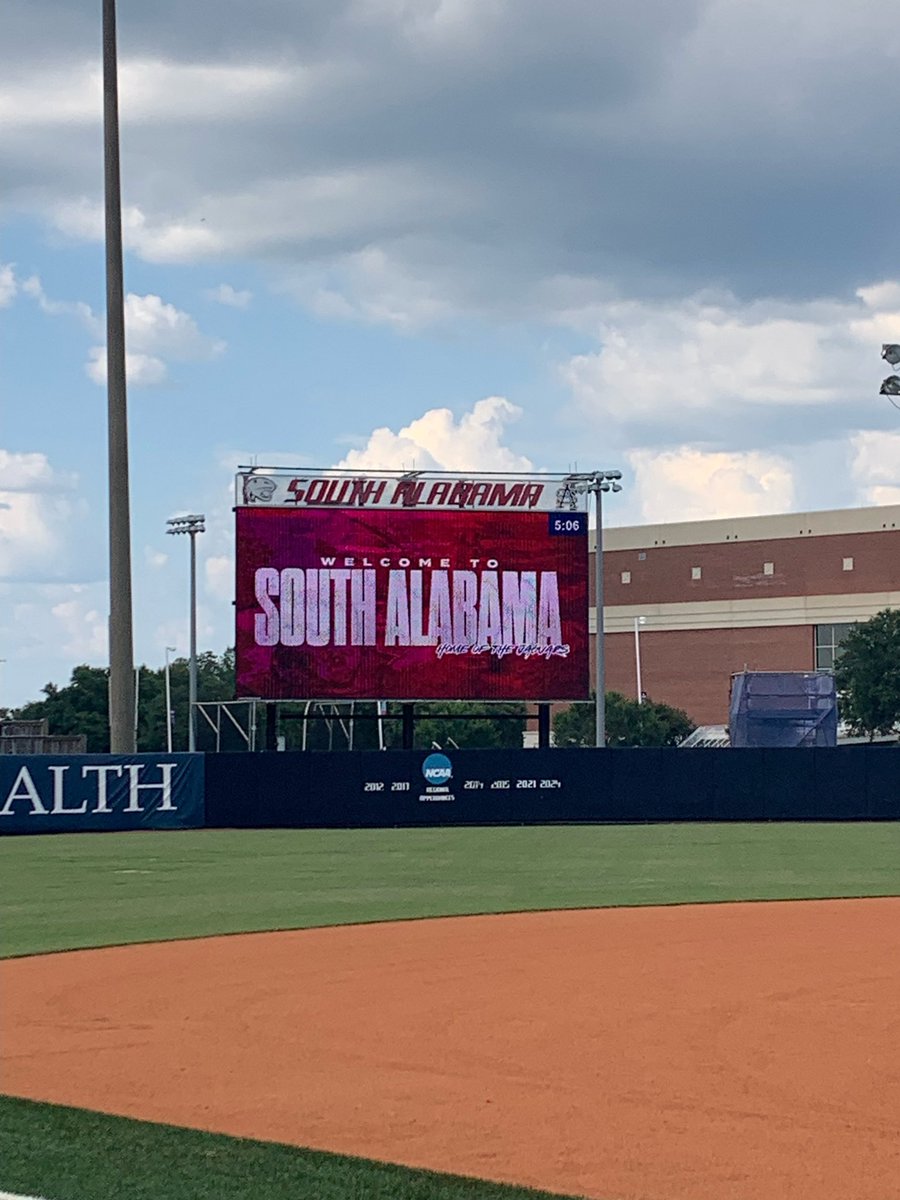 addiehicks_1's tweet image. Had a great time at @SouthAlabamaSB camp today! It was great being back on campus and continuing to learn! Got some new drills to work on to improve some of my spins! Can’t wait to be back! @BclarkUSA @hmcampbell12 @StinaMcC7 @BSherSB @CoachOAllZones @Athletics_2027