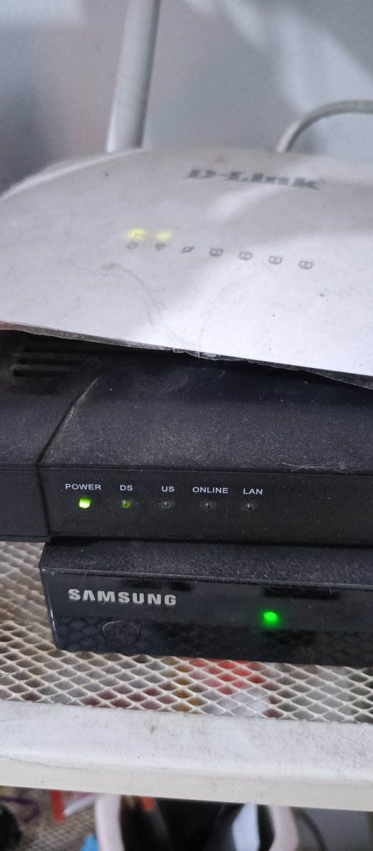 dwiheryonop's tweet photo. @FirstMediaCares 
Tolong dibantu, sejak semalem kondisi kaya gini, internet ga bisa aktif. 
Nomor 10389686
Trims. https://t.co/K4kZvRFfSC