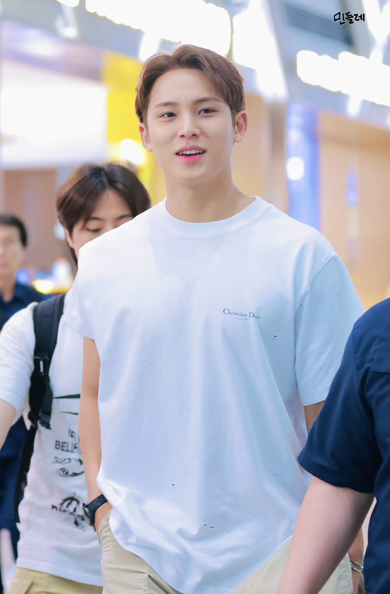 250625 ICN 민규♥

너무 예뻐ㅠㅠㅠㅠ

#민규  #MINGYU #SEVENTEEN 
#세븐틴 #ミンギュ