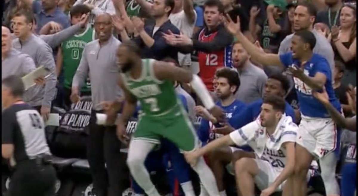headybrews's tweet photo. @CelticsGRD Get this nicki Minaj running mfer out of here BRAD! https://t.co/WKL2ANCZxZ