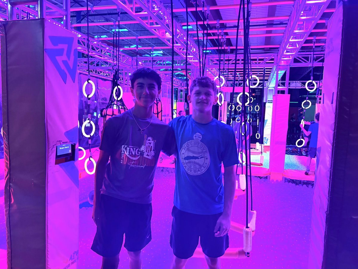 MastelloneMs's tweet photo. Fun 8th Grade Graduation trip to Urban Air 🎓 https://t.co/qv5c1f9n0h