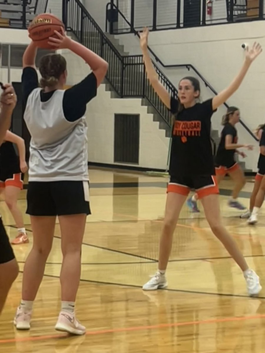 Got the opportunity to see 4 of my players do their thing tonight. Hard fought, contentious game play from all of them tonight. Well done, ladies!!! 
<a href="/Valley_GBB/">Springs Valley Girls' Basketball</a> <a href="/ndathletics/">North Daviess Sports</a>
