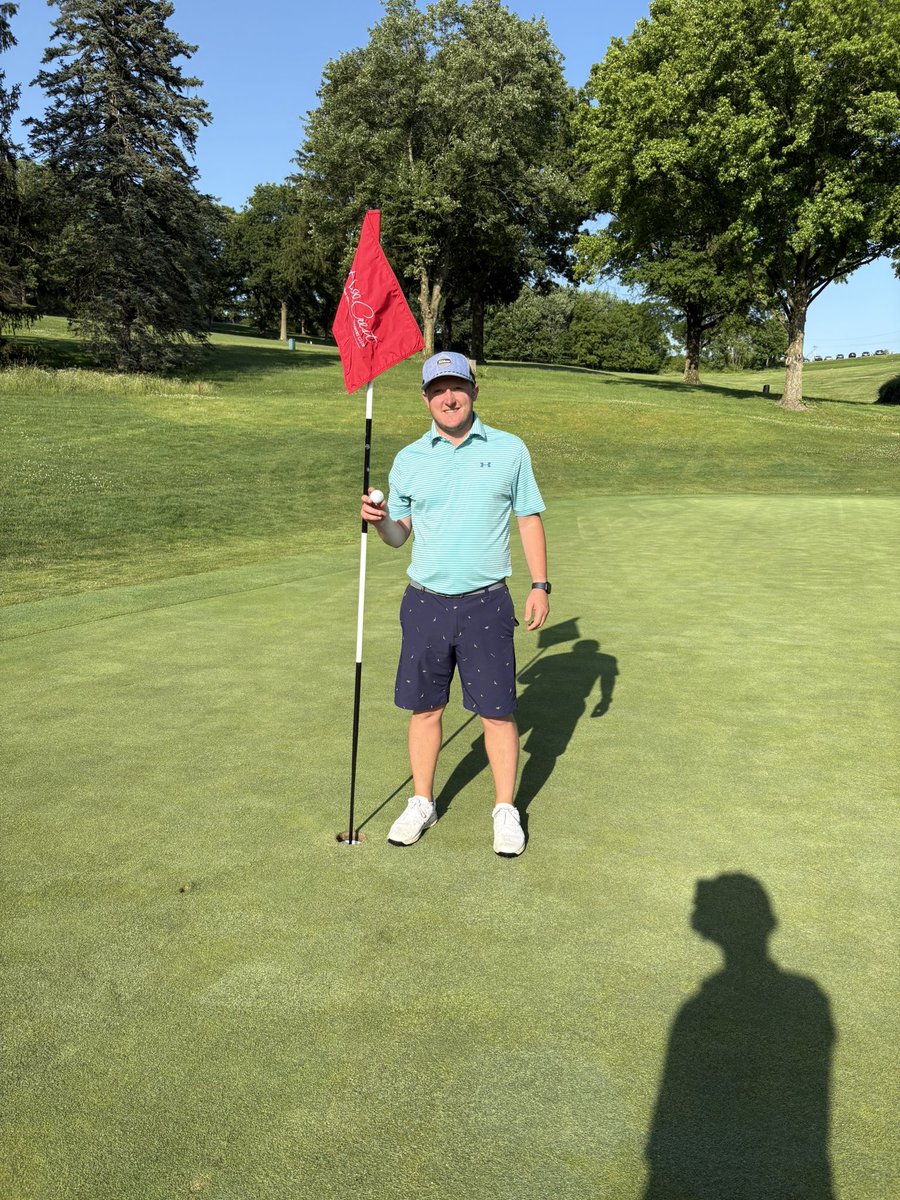 noah_aftanas's tweet photo. First ever hole in one tonight at Hillcrest Country Club! https://t.co/fBGnV02E8a
