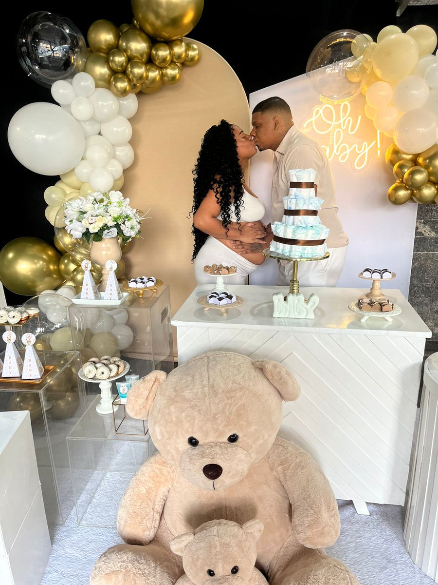 Gilli_Balla's tweet photo. Tudo lindo no chá revelação da minha princesa!!! 😭❤️🙏
#melissadopapai https://t.co/xN9Rn3p44T