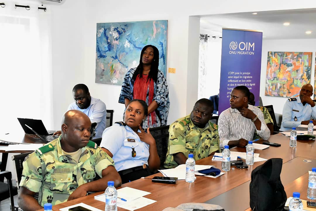 Durant2️⃣ jours, l' <a href="/OIMBenin/">OIM Bénin</a> renforce les capacités de2️⃣0️⃣agents de Police, Douanes &amp; Eaux-Forêts et Chasse aux frontières 🇧🇯 sur la sécurité, l’analyse des données, les tendances, le profilage &amp; le ciblage pour la sécurité frontalière.
Activité financée par le Gouvernement 🇺🇸.