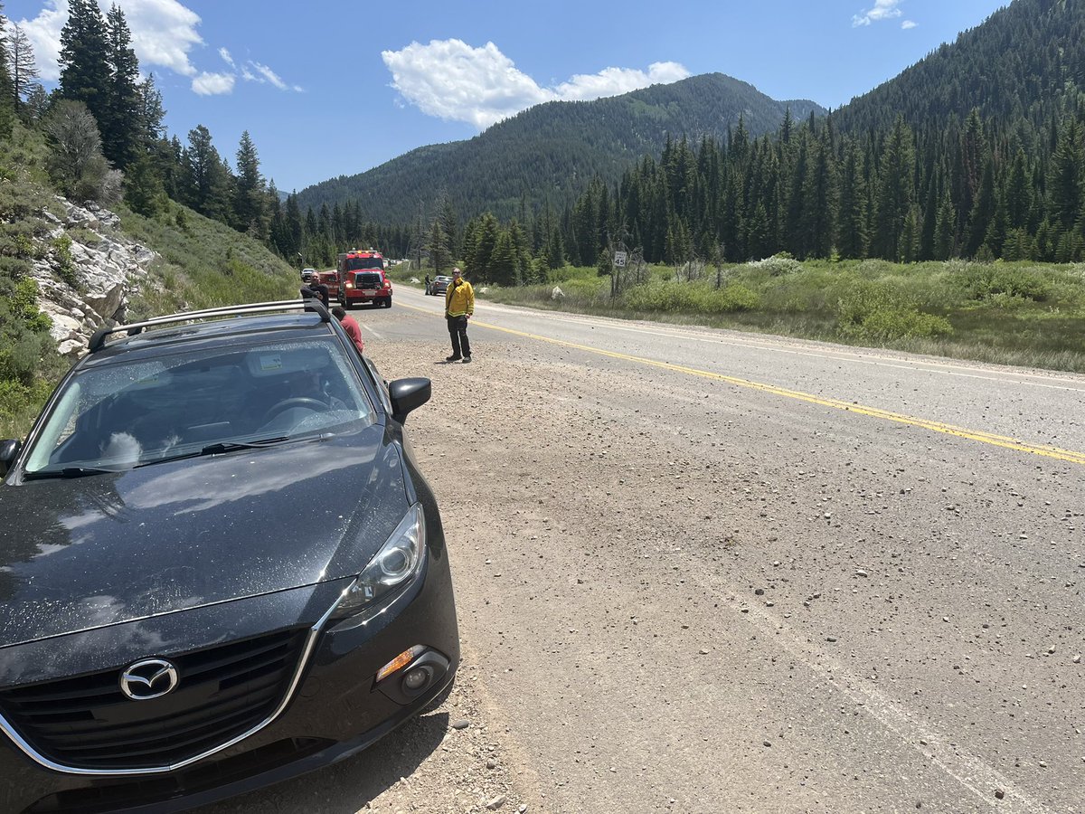 UDOT Cottonwood Canyons (@udotcottonwoods) on Twitter photo ⚠️Crash Alert⚠️
SR-190: Vehicle crash
📍Dump truck overturned at Cardiff (MP 10.7)
<a href="/UPDSL/">Unified Police Dept</a> is on the scene and there will be alternating lanes for clean up/removal
‼️Expect intermittent delays to/from <a href="/SolitudeMTN/">Solitude Mountain Resort</a> <a href="/BrightonResort/">Brighton Resort</a> until road is clear and truck is removed. ⚠️Crash Alert⚠️
SR-190: Vehicle crash
📍Dump truck overturned at Cardiff (MP 10.7)
<a href="/UPDSL/">Unified Police Dept</a> is on the scene and there will be alternating lanes for clean up/removal
‼️Expect intermittent delays to/from <a href="/SolitudeMTN/">Solitude Mountain Resort</a> <a href="/BrightonResort/">Brighton Resort</a> until road is clear and truck is removed.
