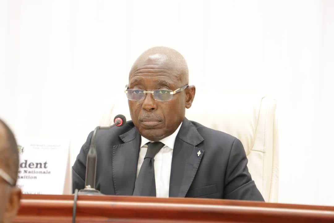 𝐓𝐫𝐚𝐯𝐚𝐮𝐱🇬🇦| Henri Claude Oyima : " Nous voulons remettre le budget au service du développement du pays, en l'utilisant comme levier de transformation du Gabon "

  L'article ici👉: assemblee-nationale.ga/1-actualites-/…
