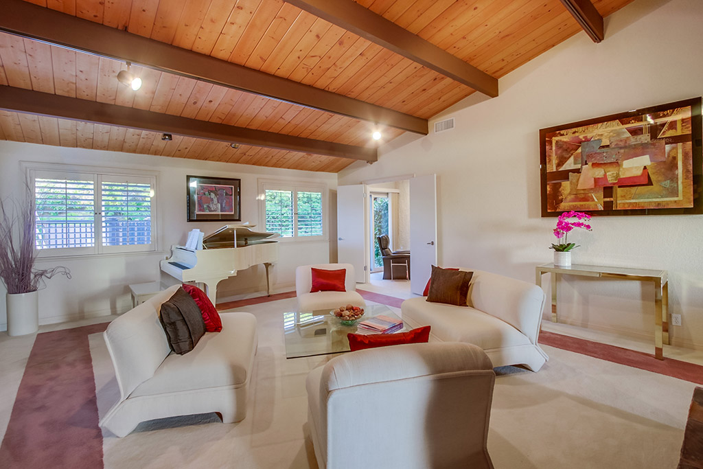 DreamHomesMag's tweet image. This beautifully maintained home offers approximately 3,764 square feet of living space with 5 bedrooms and 4.5 bathrooms. 

Presented by: Suzanne Kropf DRE# 01261875 | Berkshire Hathaway HomeServices CA Properties

View: 15943RanchHollowRd.DreamHM.com
#Poway #dreamhomesmag