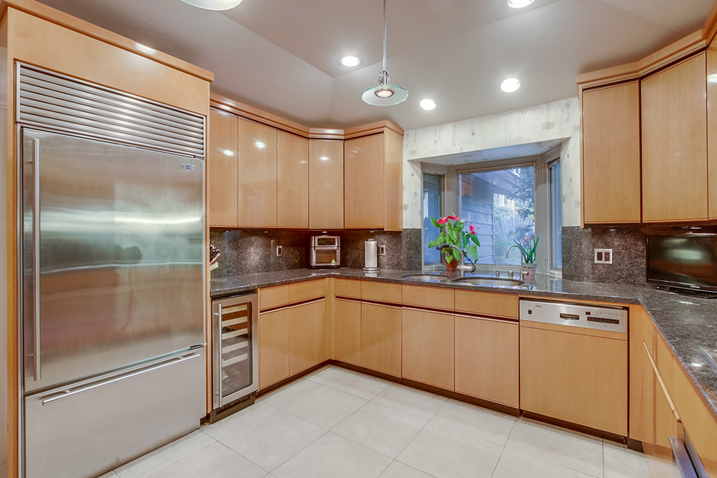 DreamHomesMag's tweet image. This beautifully maintained home offers approximately 3,764 square feet of living space with 5 bedrooms and 4.5 bathrooms. 

Presented by: Suzanne Kropf DRE# 01261875 | Berkshire Hathaway HomeServices CA Properties

View: 15943RanchHollowRd.DreamHM.com
#Poway #dreamhomesmag