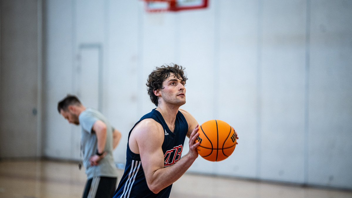 UIC_MBB's tweet image. Summer Work! ๐ฅ๐ช๐ค
#ChicagosCollegeTeam