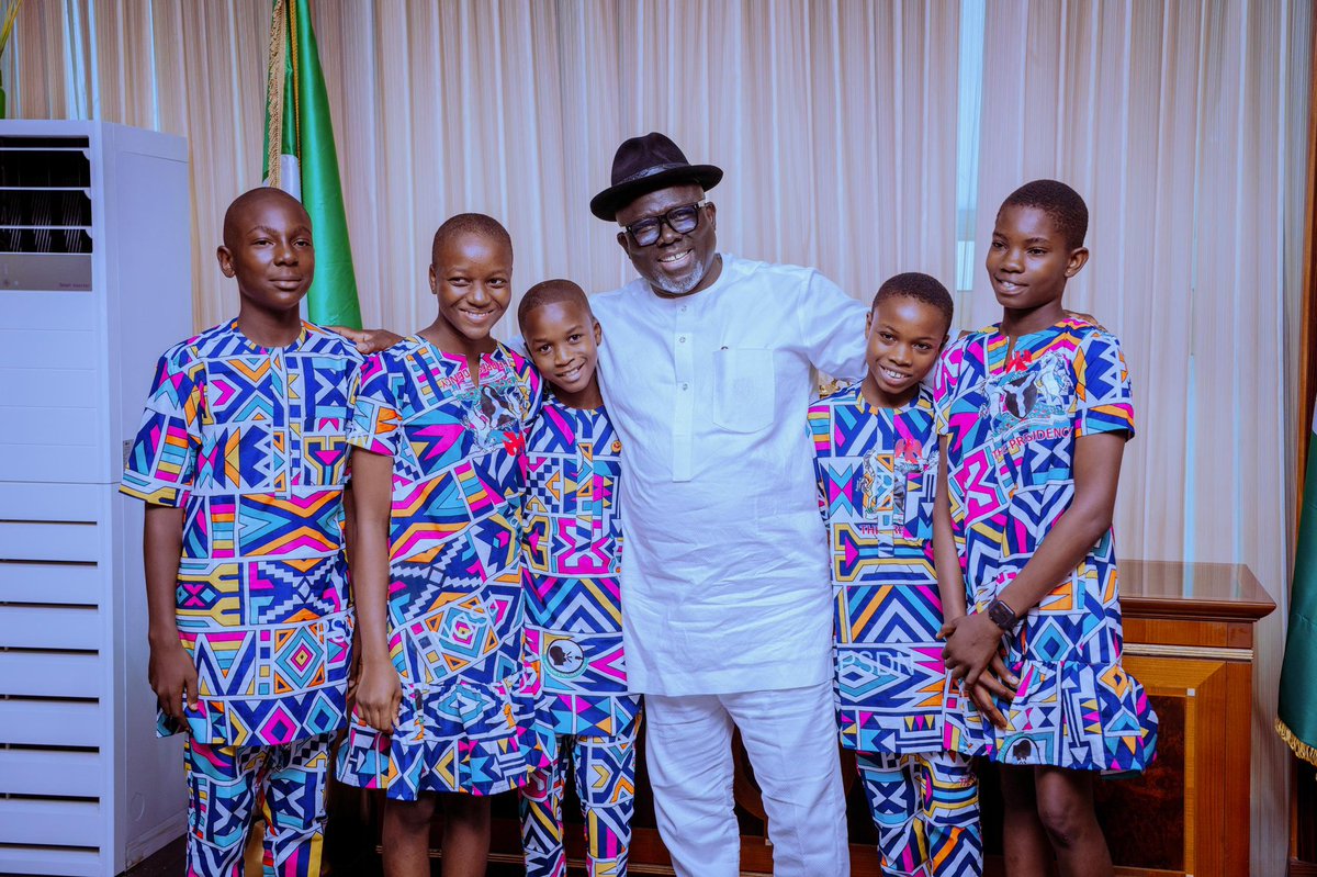 RtHonSheriff's tweet image. Today, it was a delight to receive the Delta State contingent and National Champions of the Basic School Debate, organized by the Presidency, at Government House, Asaba. The contingent was led by the Commissioner for Primary Education, Dr. Kingsley Ashibogwu.
As National…