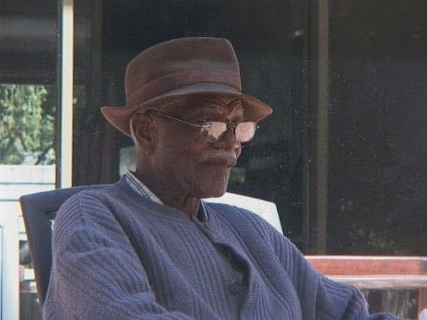 daddyhope's tweet image. The positive impact of having a present father;

I was lucky because I am the last born in a family of five siblings. The age gap between me and my brother Blessing was nine years, so I grew up alone with my parents, with all their attention focused on me.

My father was a very…