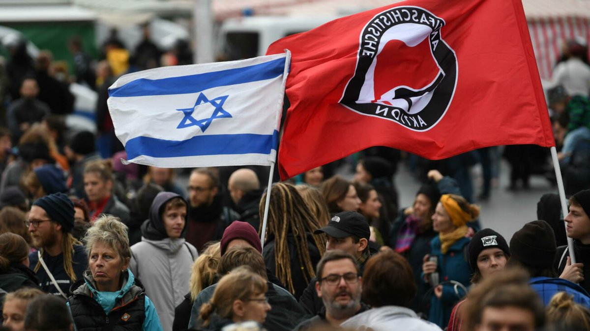 PHOTO | The confused German “antifas”… If they can even still be called that. They see a genocidal state as the victim and try to show solidarity with it — what kind of delusional mindset is that?
