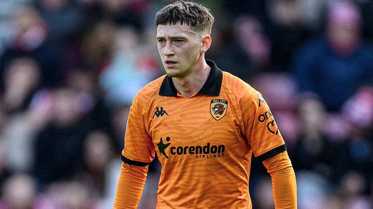 Aston Villa are prepared to sell Louie Barry (22) and Kaine Kesler-Hayden (22) before the end of the month 💸 Via | <a href="/SportsPeteO/">Pete O'Rourke</a> 

Barry spent time on loan at Hull and Stockport last season whilst Kesler-Hayden was on loan at Preston 👀

#AVFC