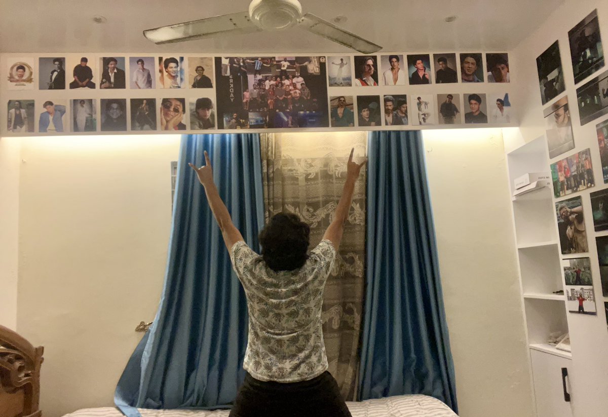 From Deewana to Dunki it has been a great journey from the king khan. 
33 years of Bollywood 🤘 
Thank you so much Shah Rukh Khan Sir for your contribution . ❤️❤️ 
Take love from this little fan, from a tiny corner of this vast universe. ❤️❤️#srkfanclub #33YearsOfExcellence
