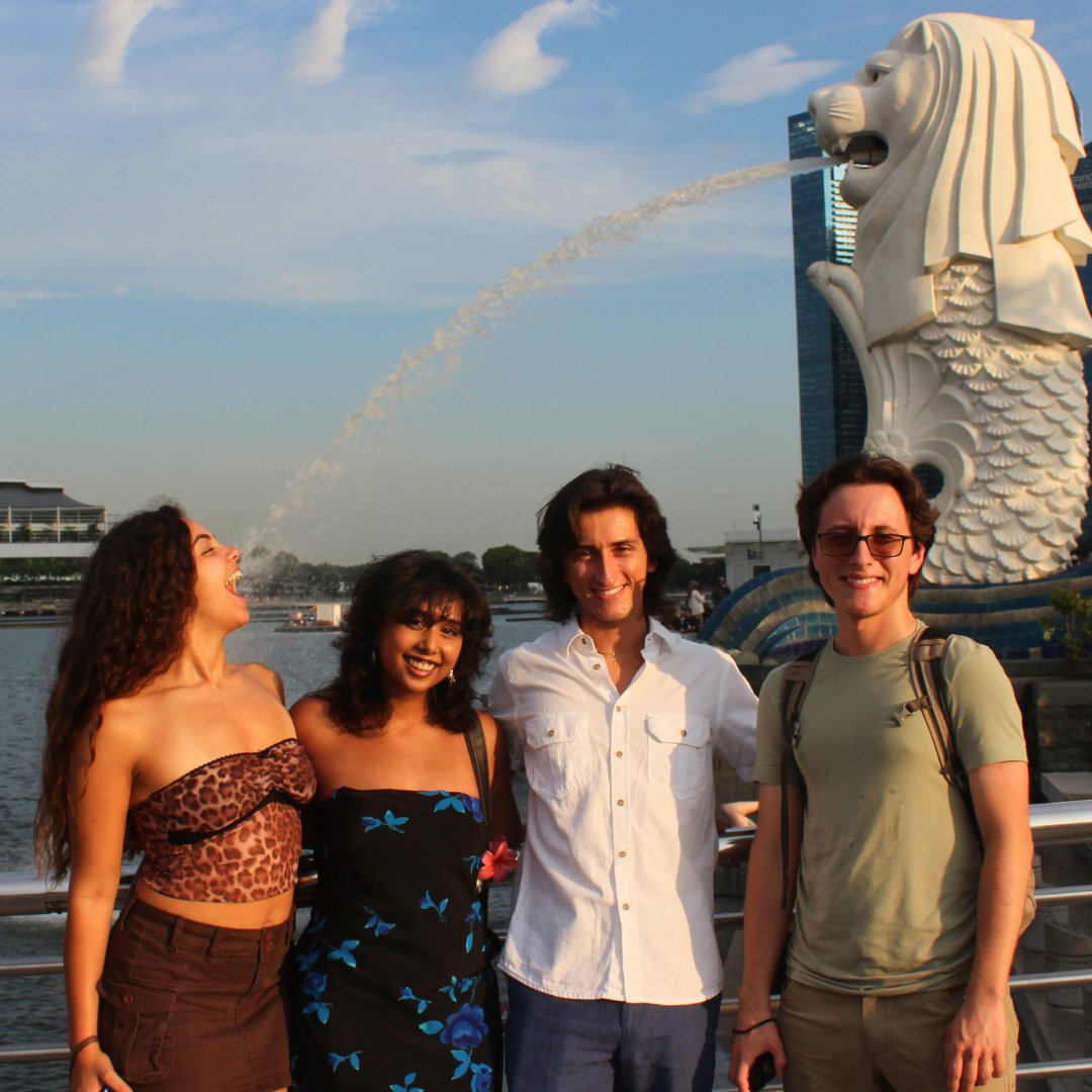 📍Singapore: the perfect classroom for studying how cities can grow and stay green.
Our students just returned from learning about sustainability, climate, and urban ecology with Dr. McCleary -- and we can't wait to show you all their great pictures! Stay tuned. 👆