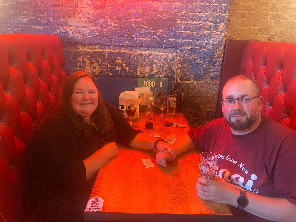 CharlieLee42130's tweet photo. Well done to ozzys fan club for their amazing score of 44 AND to the team that won the jackpot!!!!! 

@BrewDogShampton @CompleatQuiz see everyone next week ;) https://t.co/3Sv4SjcVwE