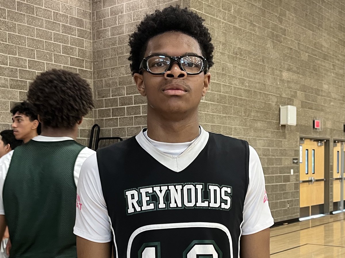 PrepHoopsOR's tweet photo. Top Performers - Reynolds 98, Franklin 53

Josiah Jenkins - 20 pts, 5 reb
@edszabs - 17 pts, 9 reb, 6 blk
Jae’lyn Smith - 8 pts, 5 reb, 6 ast
Mason Gray - 8 pts. 12 reb, 6 ast, 4 stl https://t.co/SYL4Ssy26L