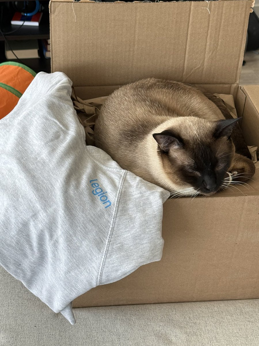 Kyle Fortch (@kfortch) on Twitter photo Didn’t even have a chance to get the <a href="/legionsupps/">Legion</a> energy drinks out 😂 but at least I snagged the hoodie before he decided it was nap time
BOGO 50% 👇🏼 (not the cat)
legionathletics.rfrl.co/n2ddz
#Partner <a href="/AthleteArtistPC/">Athlete & Artist Show</a> <a href="/ZachBoychuk/">Zach Boychuk🐍</a> Didn’t even have a chance to get the <a href="/legionsupps/">Legion</a> energy drinks out 😂 but at least I snagged the hoodie before he decided it was nap time
BOGO 50% 👇🏼 (not the cat)
legionathletics.rfrl.co/n2ddz
#Partner <a href="/AthleteArtistPC/">Athlete & Artist Show</a> <a href="/ZachBoychuk/">Zach Boychuk🐍</a>