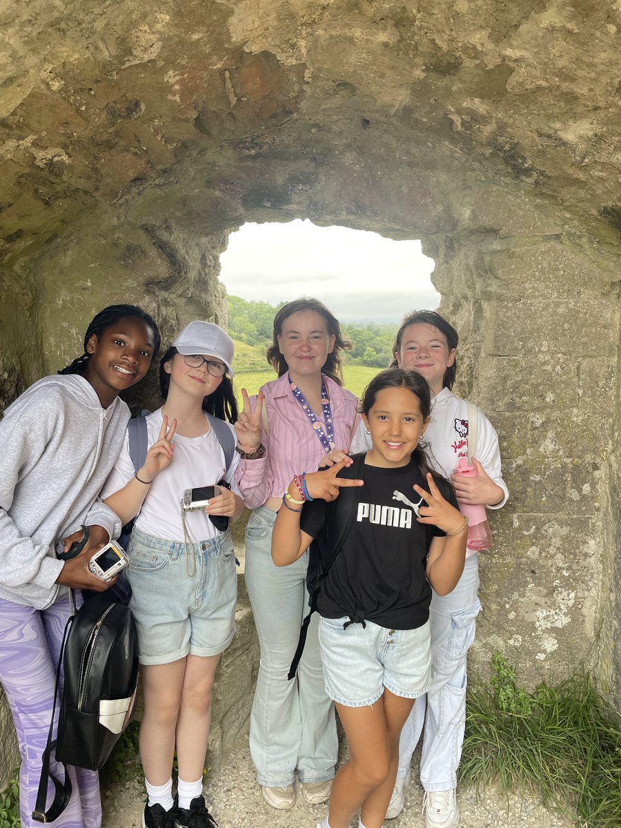 Miss Devlin tweet media