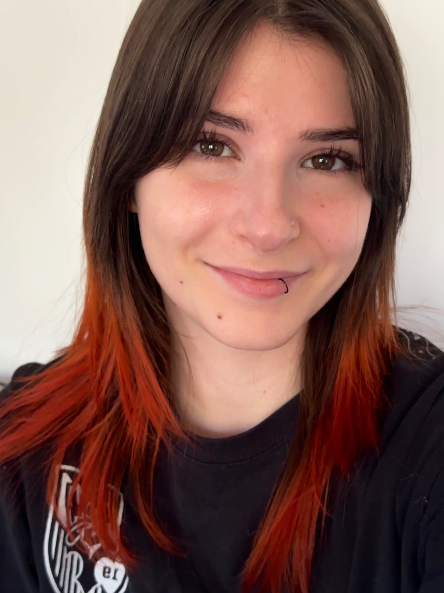 I was trying to take a cute back cam pic as always but it looks like i have a white professional background on🤧🤓 Its my wall🤠 either way, hi 👹