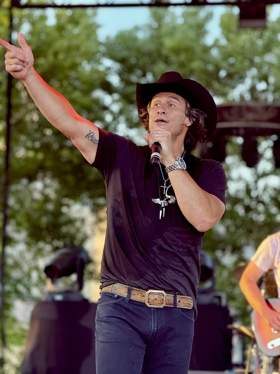 JoeNichols's tweet image. Recents from the road 📸
