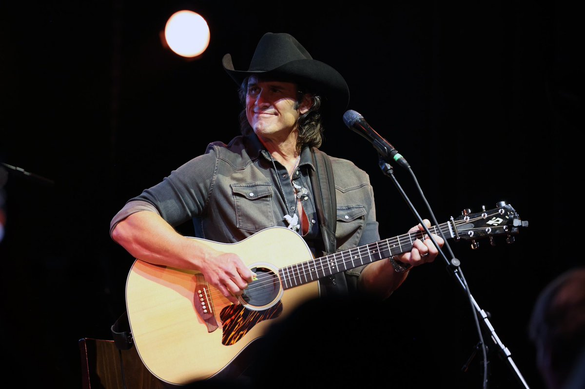 JoeNichols's tweet image. Recents from the road 📸