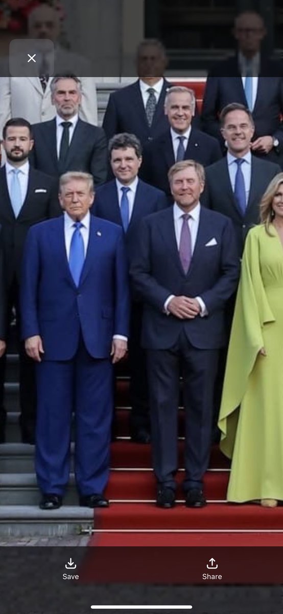 cryptoron's tweet image. Is hier al een draadje over? Trump is 190cm en de Koning 183cm.