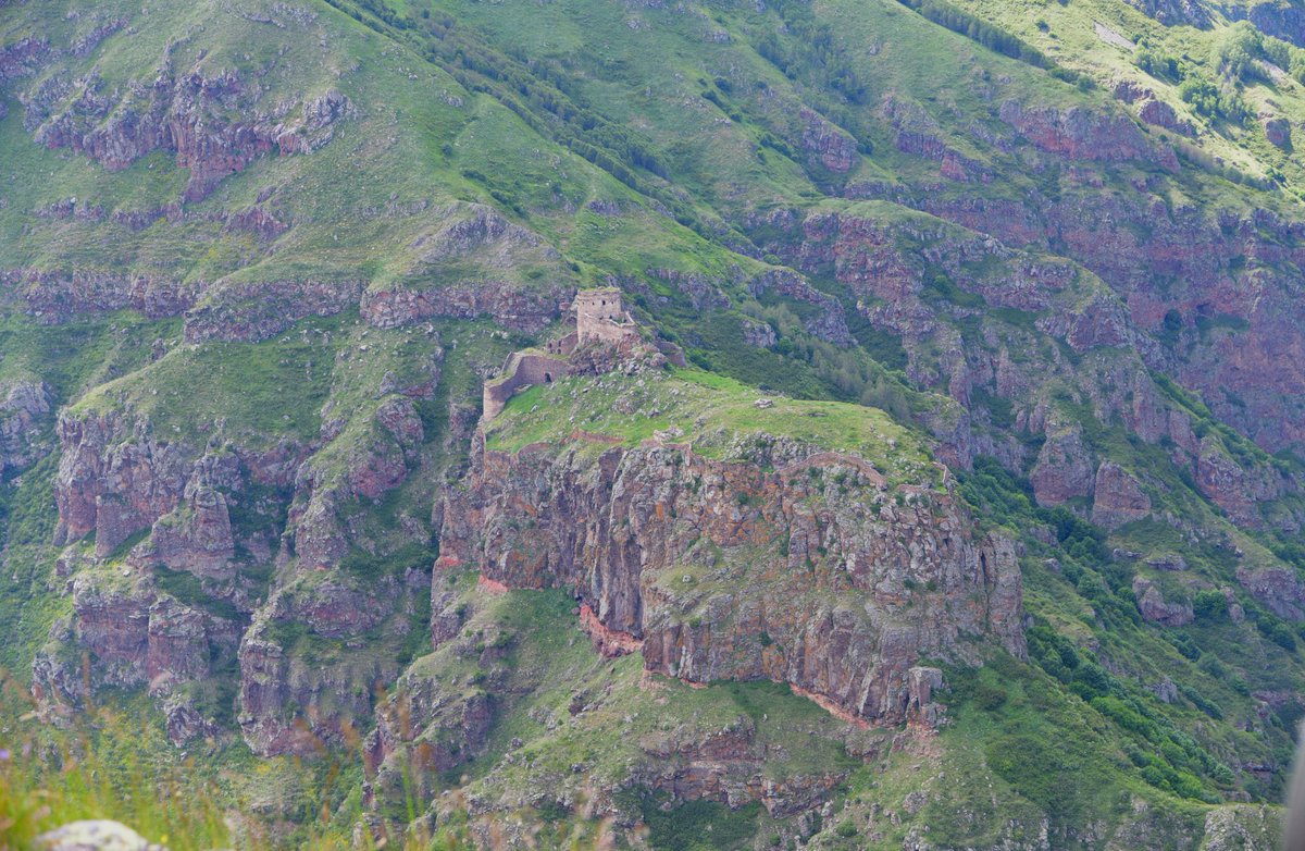 Ardahan’ımız Şeytan Kalesi ve Karaçay Vadisini tepeden gören seyir terası…