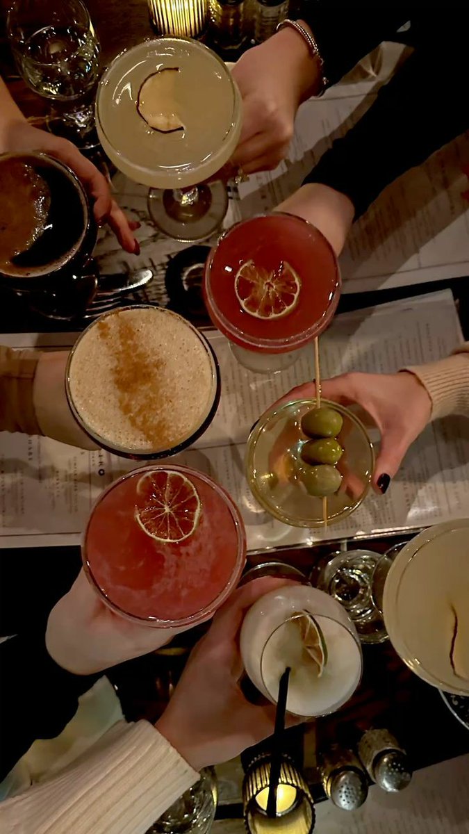 Outfit_Luxy's tweet photo. Cocktail 🍸 https://t.co/7nb7g8PIov