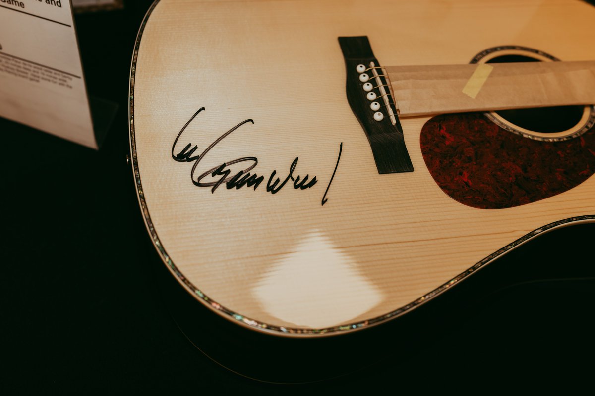 Unbridled_Eve's tweet image. From luxury getaways to one-of-a-kind finds, our silent auction had something for everyone. Thank you to our donors and bidders for making it a standout part of the night!

#UE25 #UnbridledEve #SilentAuction #UniqueItems #givingback