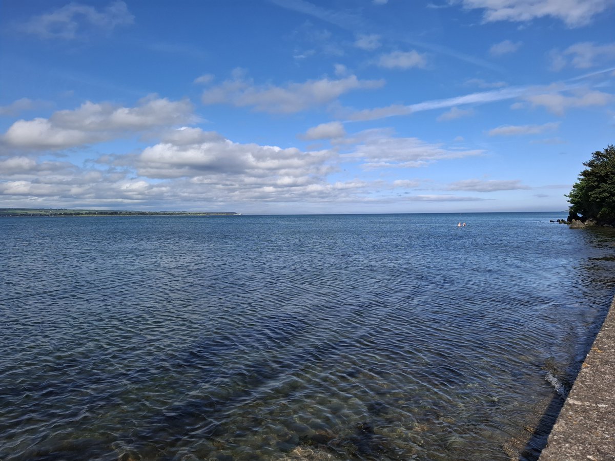 ClancyGallery's tweet image. Nothing like a swim at the Cunnigar in the full evening tide!
@ClancyGallery @VisitDungarvan @DiscoverDungarv @VisitWaterford #GaeltachtnanDeise #TiparmMusicPublishing #ContemporaryIrishArt @CleanCoasts #SeaSwimmersIreland