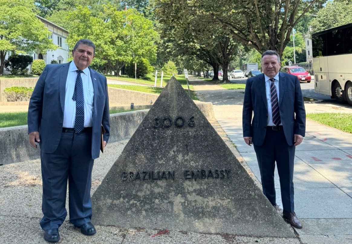 goiascoop's tweet photo. O presidente do Sistema OCB/GO, Luís Alberto Pereira, participa da Jornada dos Presidentes em Washington (EUA). A viagem, organizada pela OCB Nacional, reúne líderes das Organizações Estaduais (OCEs). O objetivo é fortalecer a atuação internacional do cooperativismo brasileiro. https://t.co/0NoXjiMtXF