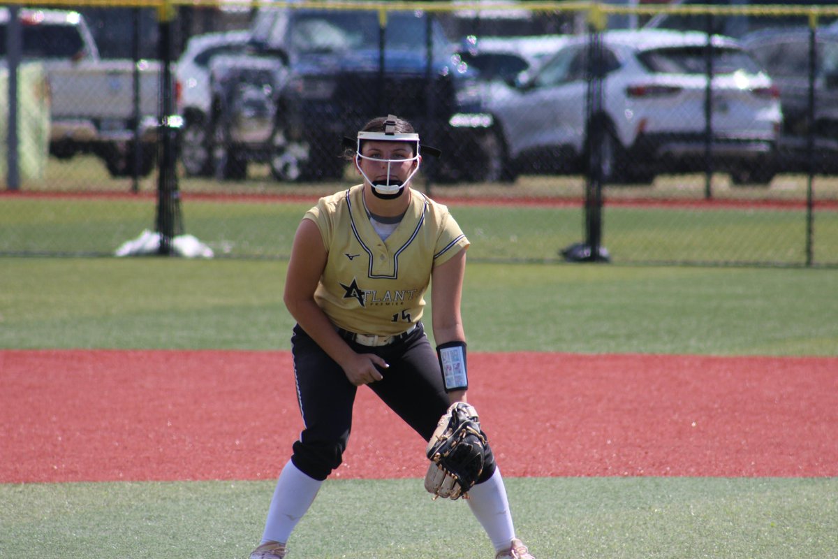 BrenleeDaniel's tweet photo. Space Coast World Series day 1! #AP #worldseries #softball #catcher #SS https://t.co/bmFvigMrzU