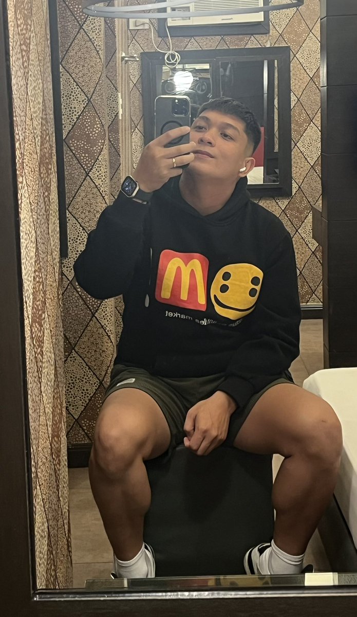 Are you looking for a very satisfied massage?

Combination
(Swedish,shiatsu&amp;thai)
1hours.....1000
Signature massage
1 hour.....1200

  NURUmanhood.....2500
(And shower together)

VITAL STATISTICS 📐
- Tall ✔️
- 5'11 HEIGHT ✔️
- Body Shape Thick ✔️
ARE YOU LOOKING FOR A PICTURE OF