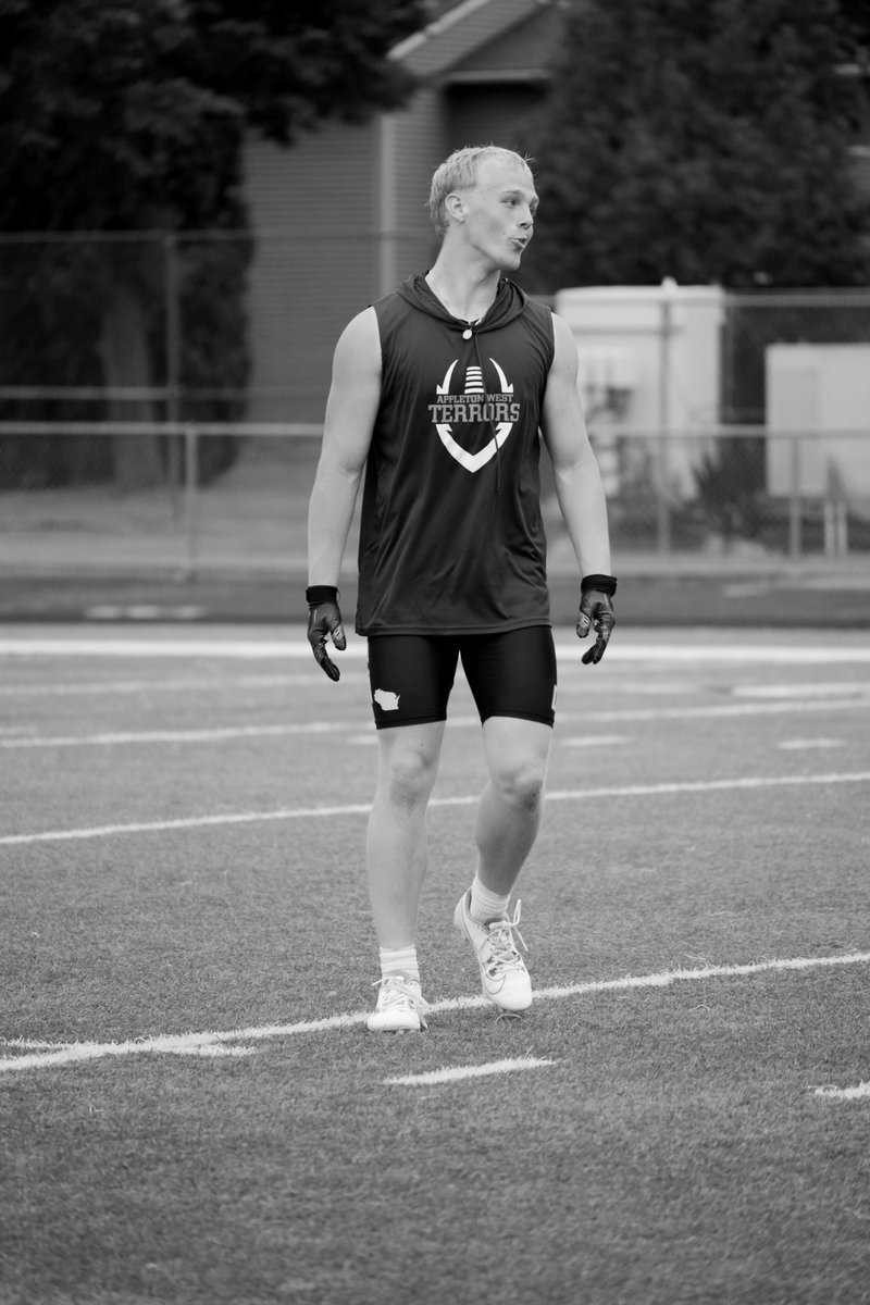 🚨College Coaches🚨
2026 LB/Safety 
6’0 200
4.78 40 
Going to have a great senior season at safety after a good offseason!!