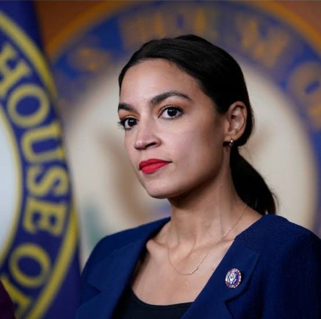 Ron De Santins 🇺🇸 NEWS (@rondesnews) on Twitter photo President Trump says AOC is an IDIOT!!? 
Raise your✋ if you agree!! President Trump says AOC is an IDIOT!!? 
Raise your✋ if you agree!!