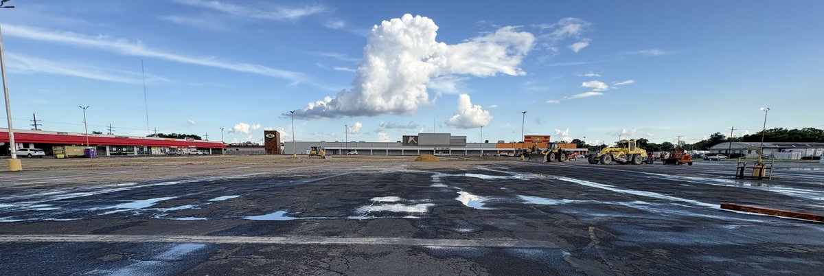 DadePhelan's tweet photo. The new VA facility for #SETX is moving along! A state-of-the-art location will offer additional services, abundant parking & be able to accommodate more veterans here in our community rather than making the trip to Houston. I began working on this project over 5 years ago - meeting with members of the TX delegation, traveling to D.C. to persuade the VA & petitioning the Trump administration to expand medical services for #SETX veterans. The effort was well worth it and your voices were heard! I will keep you all posted on its progress. #txlege